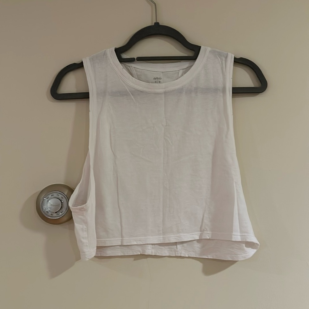 White cropped tank